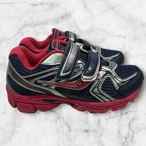 Girls Saucony Cohesion 6 size 2.5